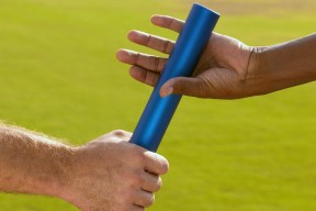 美加墨联合举办-荷甲造点、宏远借势、费德勒激战SKT？这波跨次元操作让人直呼离谱